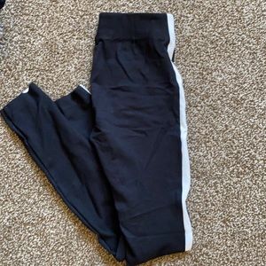 Zara Black/ White stripe leggings!